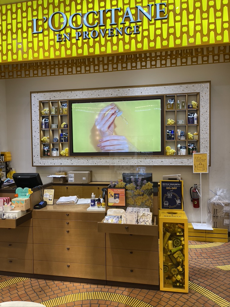 L'Occitane en Provence boutique with CrownTV digital signage